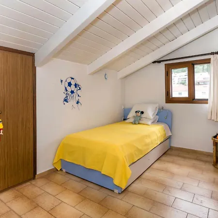Nikos Attic With Large Terrace Апартаменты