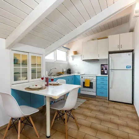 Nikos Attic With Large Terrace Апартаменты